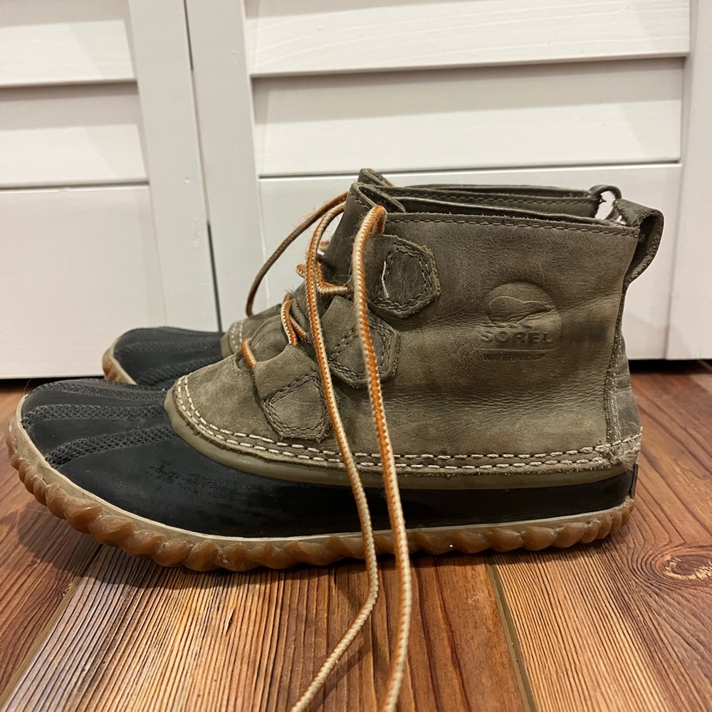 Sorel Out N About short rain boots